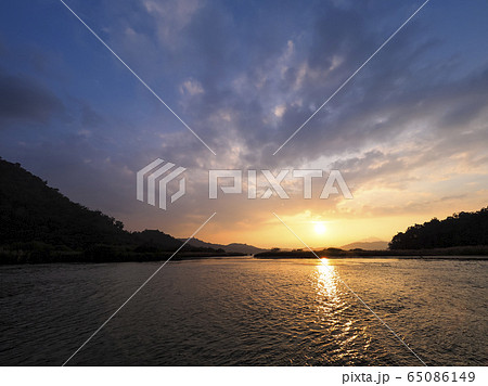 台湾・日月潭の夕暮れ Sun Moon Lake at dusk, Nantou, Taiwan 65086149