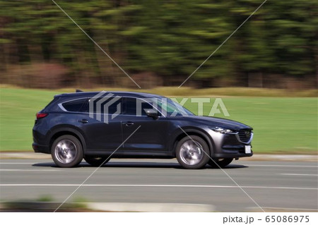 自動車イメージ　流し撮り CX-8 65086975