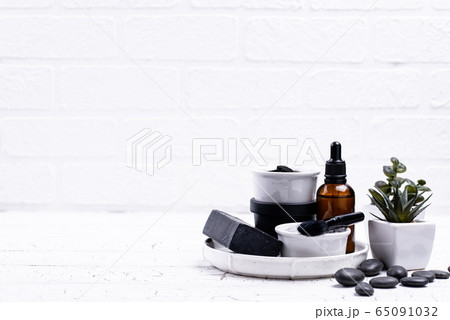Set of black charcoal detox cosmetics 65091032
