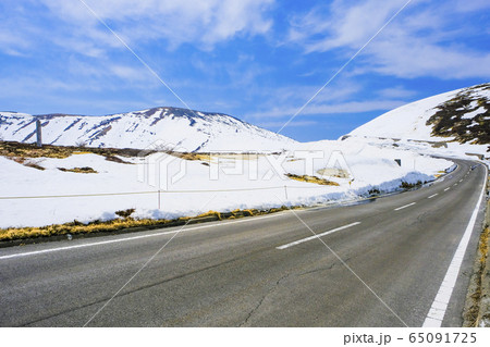 残雪の草津白根山 残雪の草津白根山 65091725