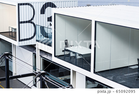 Block of rooms in business open space office, coronacrisis 65092095