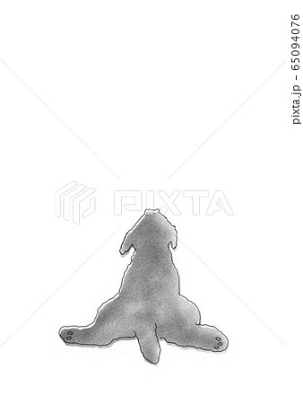 黒い座っている犬の後ろ姿のイラスト素材