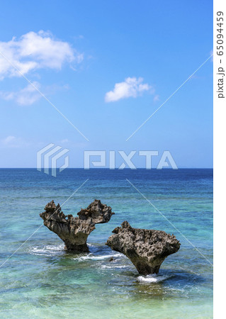 沖縄県 古宇利島 ハートロック 沖縄県 古宇利島 ハートロック 65094459