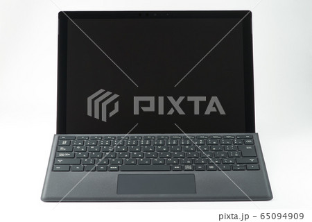 タブレットにもなる薄型のラップトップ(ノートパソコン) タブレットにもなる薄型のラップトップ(ノートパソコン) 65094909