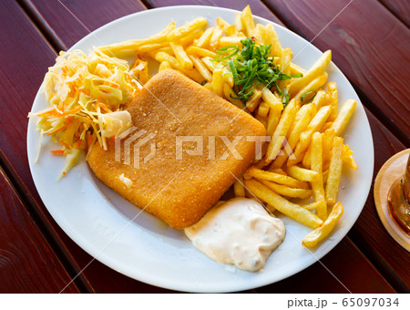 Fried cheese with fries, tartare Fried cheese with fries, tartare 65097034