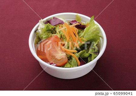 お持ち帰り　サラダ 65099041