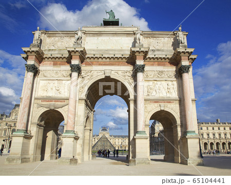 Arc de Carrousel and Louvre Museum in Paris Arc de Carrousel and Louvre Museum in Paris 65104441