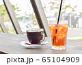 アイスコーヒーとアイスティー 65104909