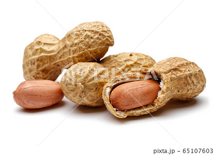 Peanut isolated on white background 65107603