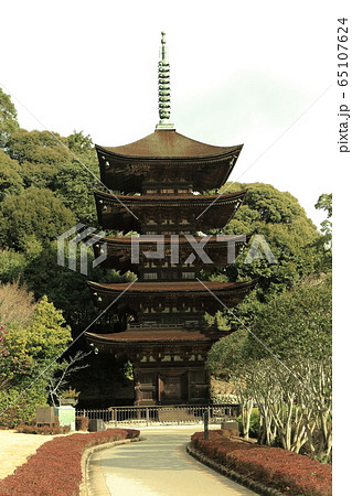 山口市瑠璃光寺五重塔（縦） 65107624