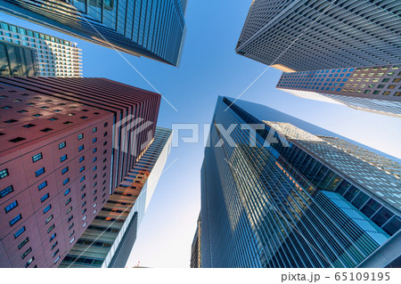 日本の東京都市景観　大手町の摩天楼　 65109195