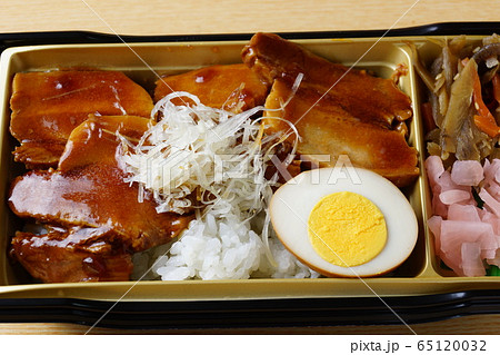 豚角煮弁当 豚角煮弁当 65120032