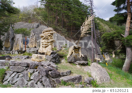 信州長野　大岡地区の道祖神　芦ノ尻の道祖神　雪国に多い藁製神面道祖神 65120121