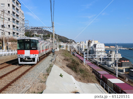 滝の茶屋駅付近を走る山陽電鉄と山陽本線 65120531
