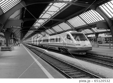 チューリッヒ駅のイタリア国鉄ETR470 チューリッヒ駅のイタリア国鉄ETR470 65120532