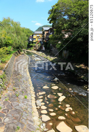 夏の修善寺川 65120675
