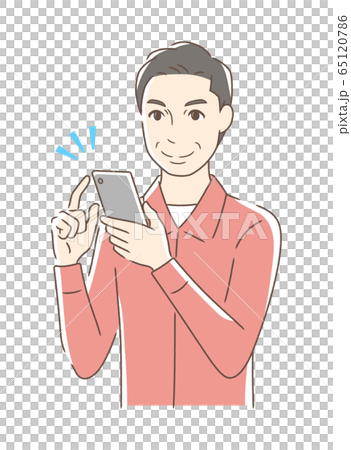 スマホを操作して笑顔の男性 65120786