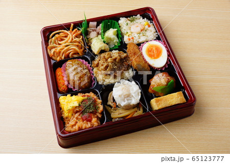 洋食幕の内弁当 65123777