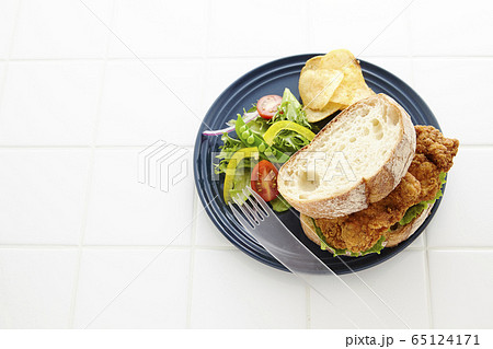 フライドチキンサンド フライドチキンサンド 65124171
