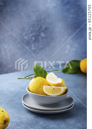 Fresh Sicilians lemons Fresh Sicilians lemons 65125705
