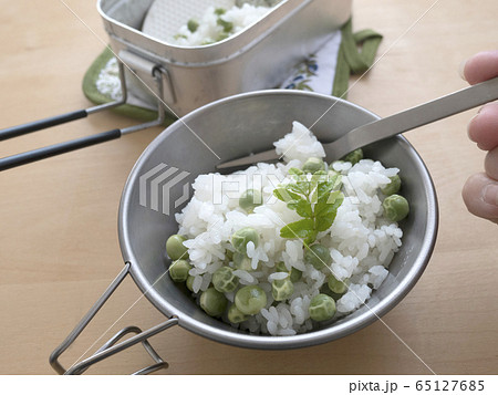 メスティンで作る手作りのおいしいアウトドア料理【豆ごはん】 65127685