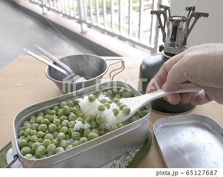 メスティンで作る手作りのおいしいアウトドア料理【豆ごはん】 65127687