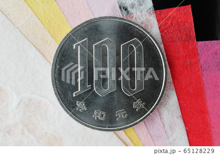 100円玉 65128229