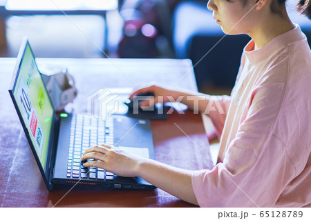 特別定額給付金 現金給付 10万円 オンライン申請 ステイホーム コロナ禍 緊急事態 自宅待機 特別定額給付金 現金給付 10万円 オンライン申請 ステイホーム コロナ禍 緊急事態 自宅待機 65128789