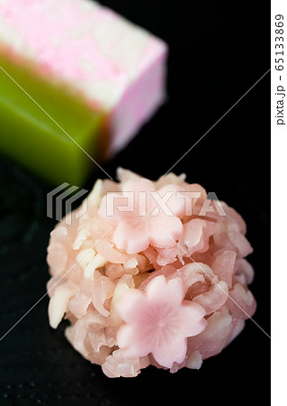 上生菓子・桜と春の野 65133869