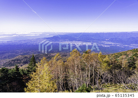 （静岡県）富士山富士宮五合目から見下ろす、静岡方面 65135345