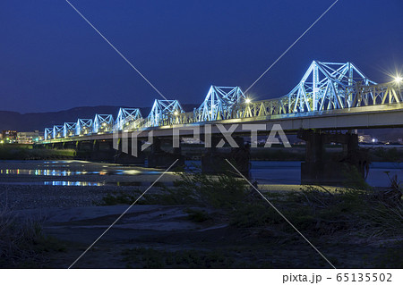 ブルーライトアップの長生橋 (長岡市) 65135502