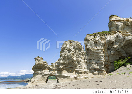 くぐり岩　乙部町 65137138