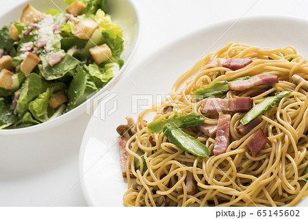 アスパラとベーコンのパスタ アスパラとベーコンのパスタ 65145602