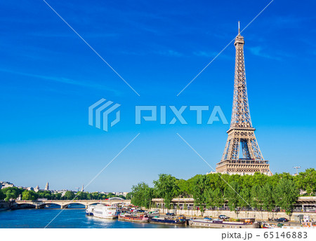世界遺産　パリのセーヌ河岸　エッフェル塔 65146883