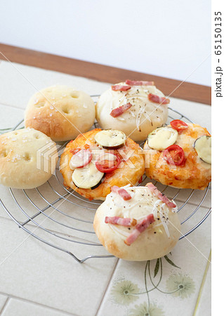 おうちでパン作り フォカッチャ フォカッチャピザ 総菜パン おうちでパン作り フォカッチャ フォカッチャピザ 総菜パン 65150135