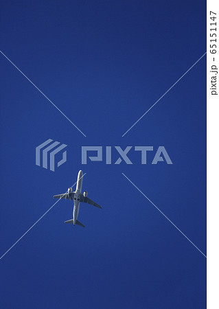 青空と飛行機 青空と飛行機 65151147