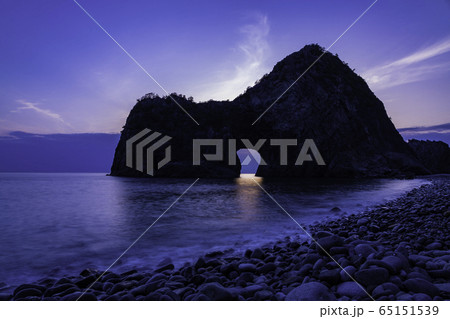 (静岡県)西伊豆 千貫門 夕景 (静岡県)西伊豆 千貫門 夕景 65151539