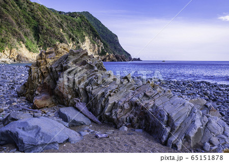 （静岡県）西伊豆　千貫門ビーチ　奇岩　夕景 65151878