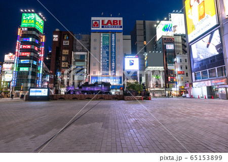 《東京都》人の消えた新橋・自粛ムードの東京 《東京都》人の消えた新橋・自粛ムードの東京 65153899