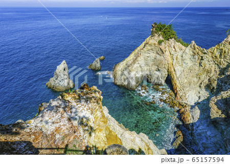 西伊豆　黄金崎の馬ロック 65157594