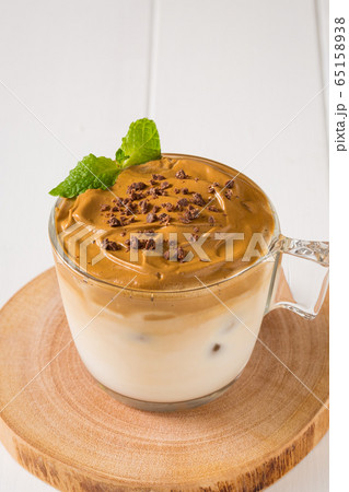 ダルゴナコーヒー - Whipped dalgona coffee ダルゴナコーヒー - Whipped dalgona coffee 65158938