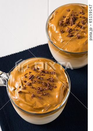 ダルゴナコーヒー - Whipped dalgona coffee 65159147