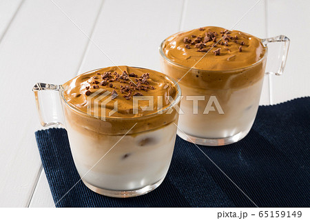 ダルゴナコーヒー - Whipped dalgona coffee 65159149