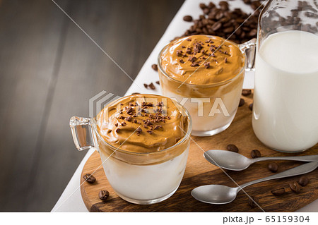 ダルゴナコーヒー - Whipped dalgona coffee ダルゴナコーヒー - Whipped dalgona coffee 65159304