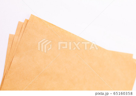 複数枚のクラフト紙 65160358