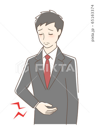 お腹が痛い男性 65163374