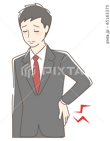 腰痛に悩む男性 65163375