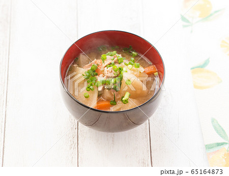 豚汁　お味噌汁　お椀 65164873