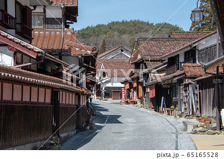 岡山県　吹屋ふるさと村の古い町並み 65165528