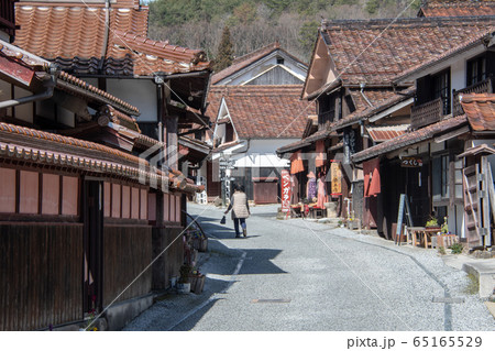 岡山県　吹屋ふるさと村の古い町並み 65165529